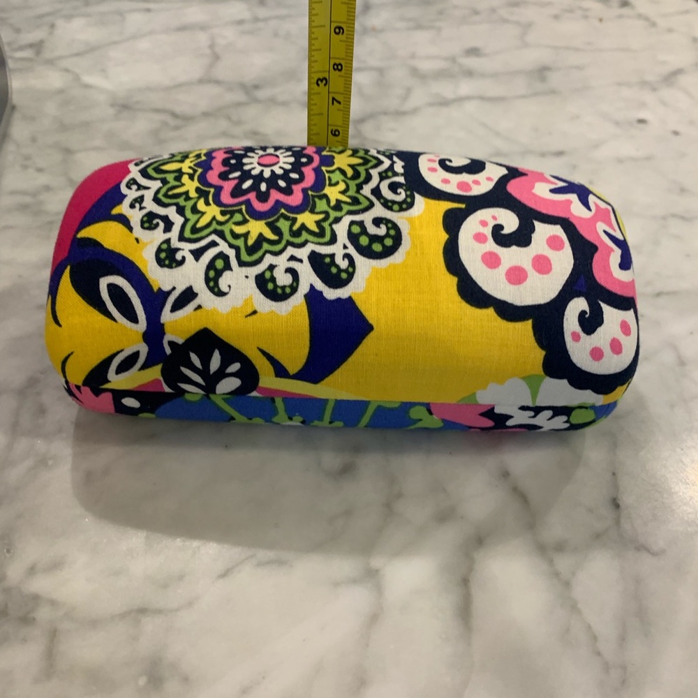 Brand new VERA BRADLEY hard case glass case